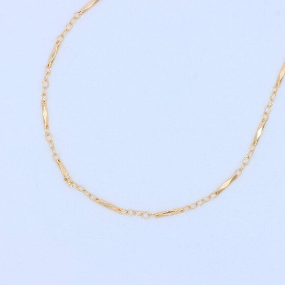 Delicate & Contemporary Necklace Chain, A Lovely Choice for Women, EVCH1741 - Picture 10 of 10